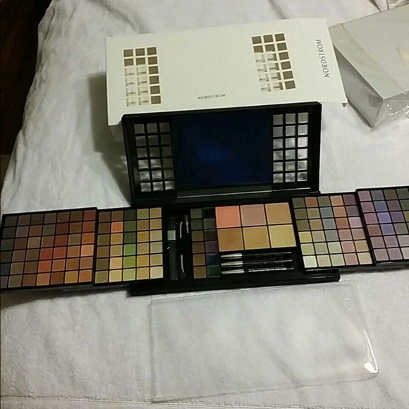 🔥SALE🔥 SaleVintage Nordstrom Color Pallette